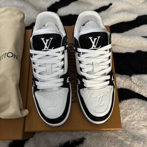 Louis Vuitton Trainers “Black”size 9（eu42）
